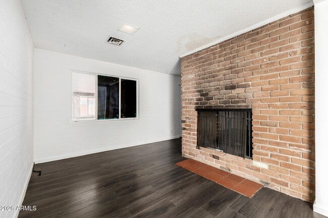 Building Photo - 3945 W Orange Dr