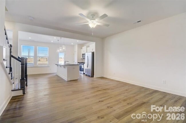 Building Photo - 3853 Hayden Ln