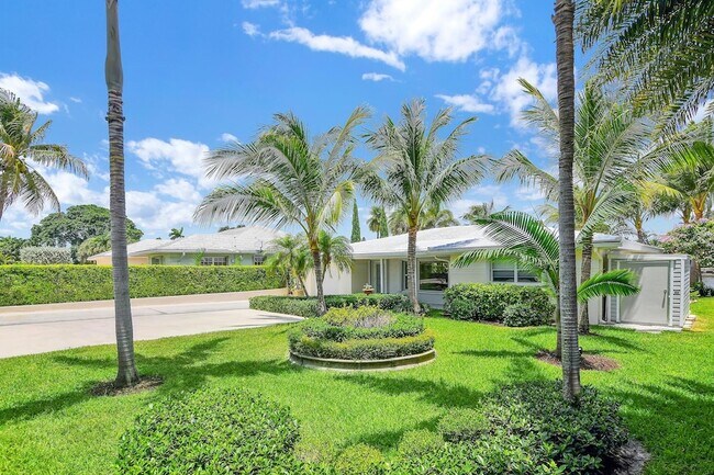Building Photo - 3211 Karen Dr