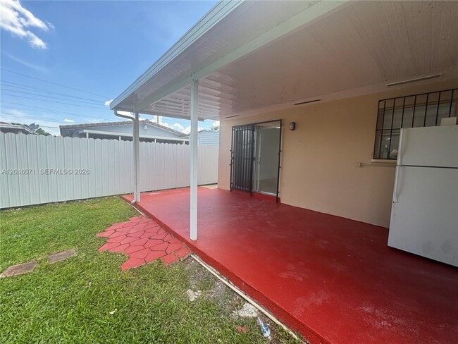 Building Photo - 3810 SW 89th Ave