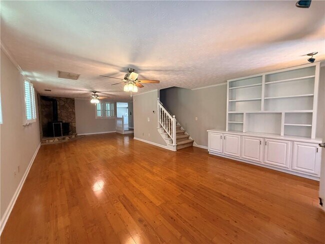 Building Photo - 6708 Bass Cir