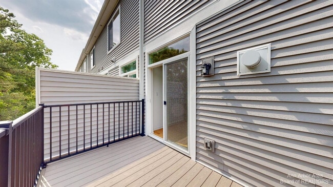 Building Photo - 2741 Bristol Rdg Dr