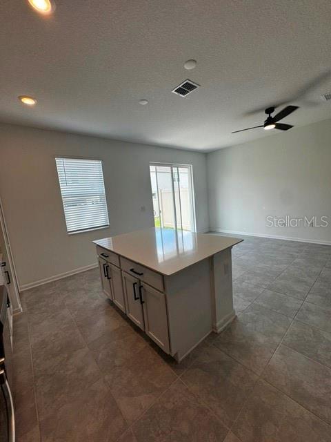 Building Photo - 2500 Skyline Lp
