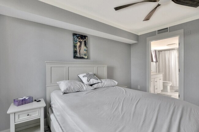 Building Photo - 8687 River Homes Lane