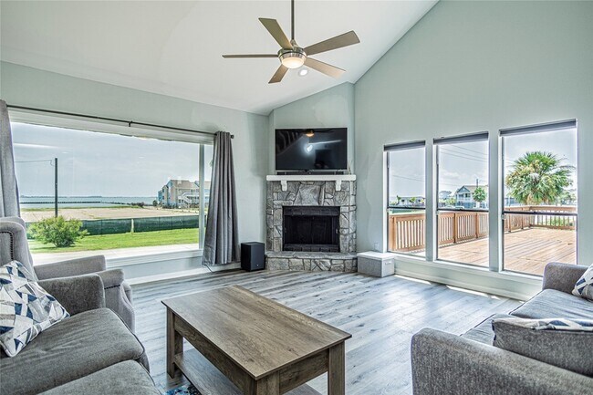 Building Photo - 301 Commander Dr