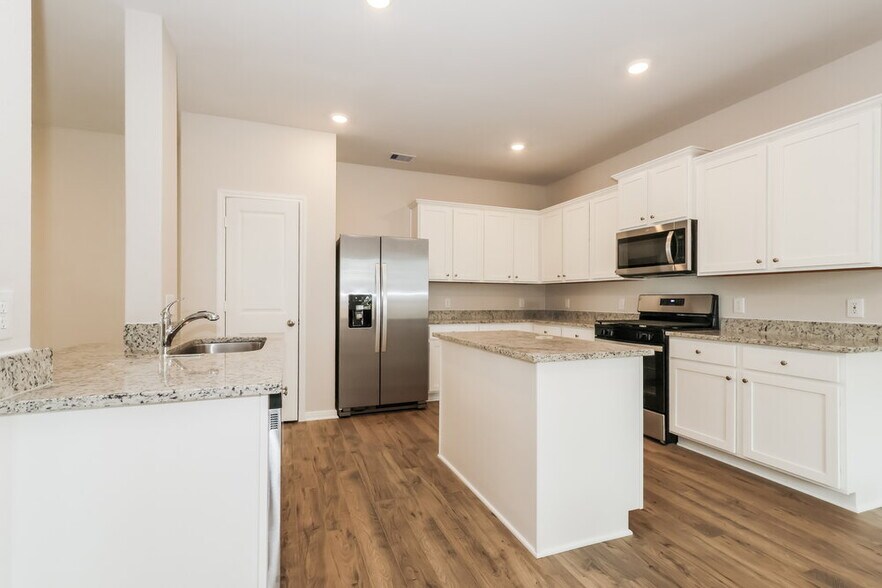 Building Photo - 15652 Plum Brk Dr