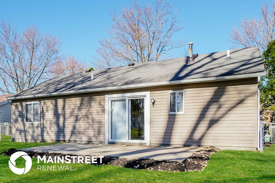 Building Photo - 5761 Ricardo Dr