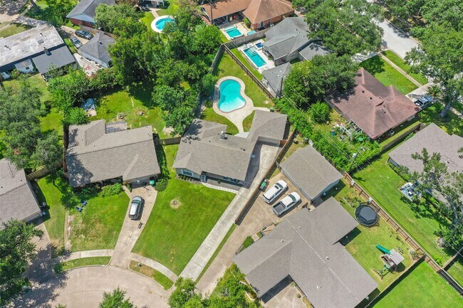Building Photo - 5826 Spruce Forest Dr