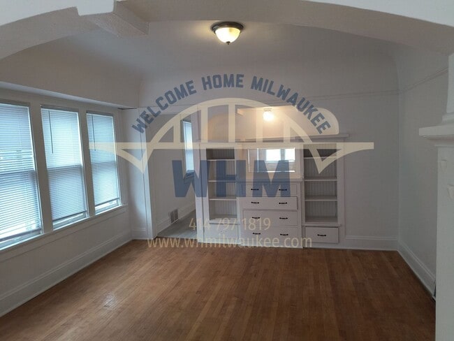 Building Photo - 2841 N 49th St