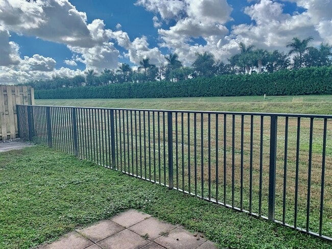 Building Photo - 7954 Stirling Bridge Blvd S