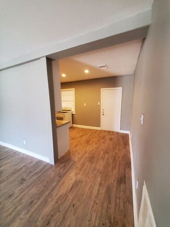 Building Photo - Beautiful 3-Bed Apartment in Schertz!