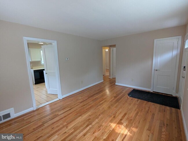 Primary Photo - 2323 Arthur Ave
