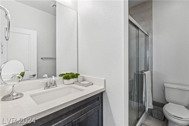 Building Photo - Elevated Desert Living with Strip & Mountain Views – Fully Furnished 6-Bedroom Retreat!