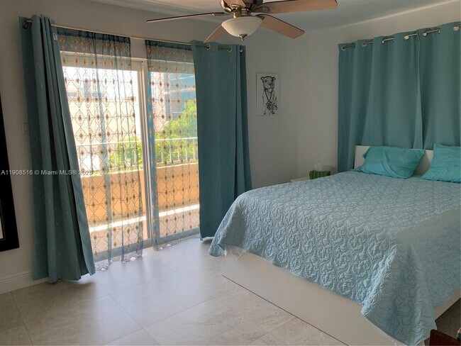 Building Photo - 3304 Virginia St