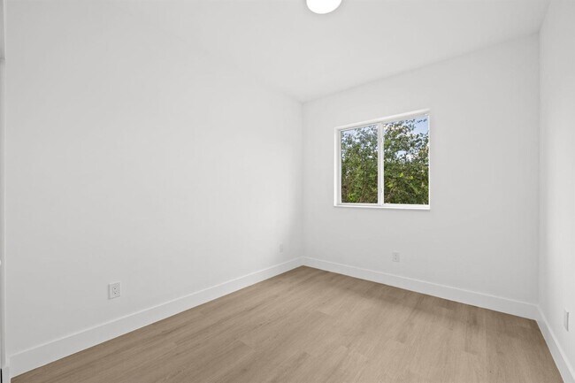 Building Photo - 1355 NW 42nd St