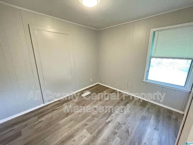 Building Photo - 2901 42nd Ln N