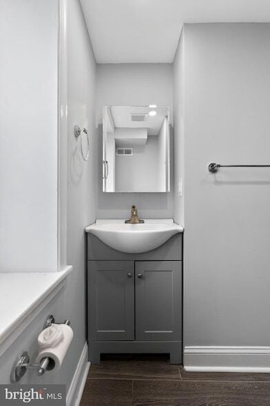 Building Photo - 4670 Umbria St