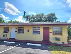 Building Photo - 5926 SW 26th St