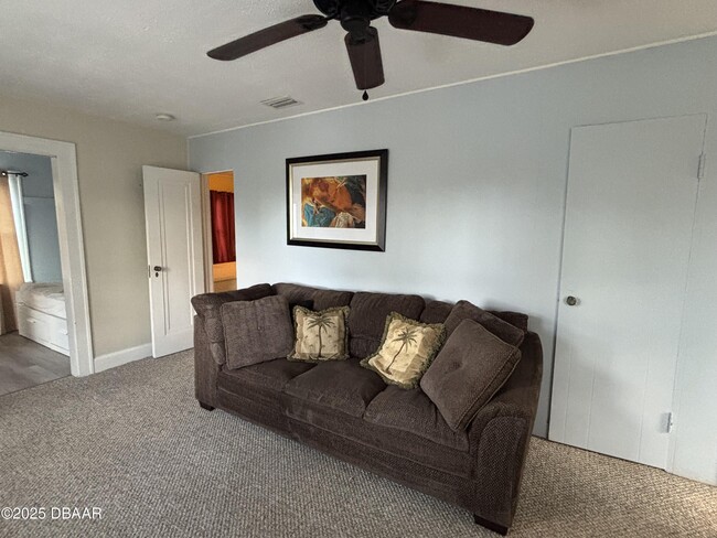 Building Photo - 528 Bostwick Ave