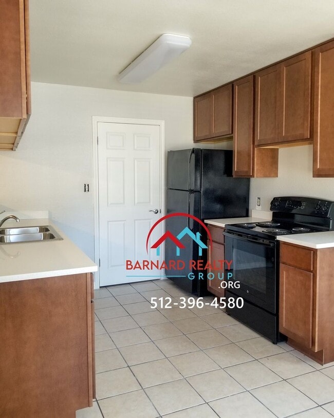 Building Photo - Newly Remodeled 3 Bedroom, 1.5 Bath