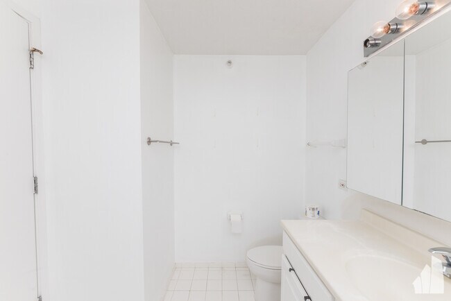 Building Photo - 545 N Dearborn St