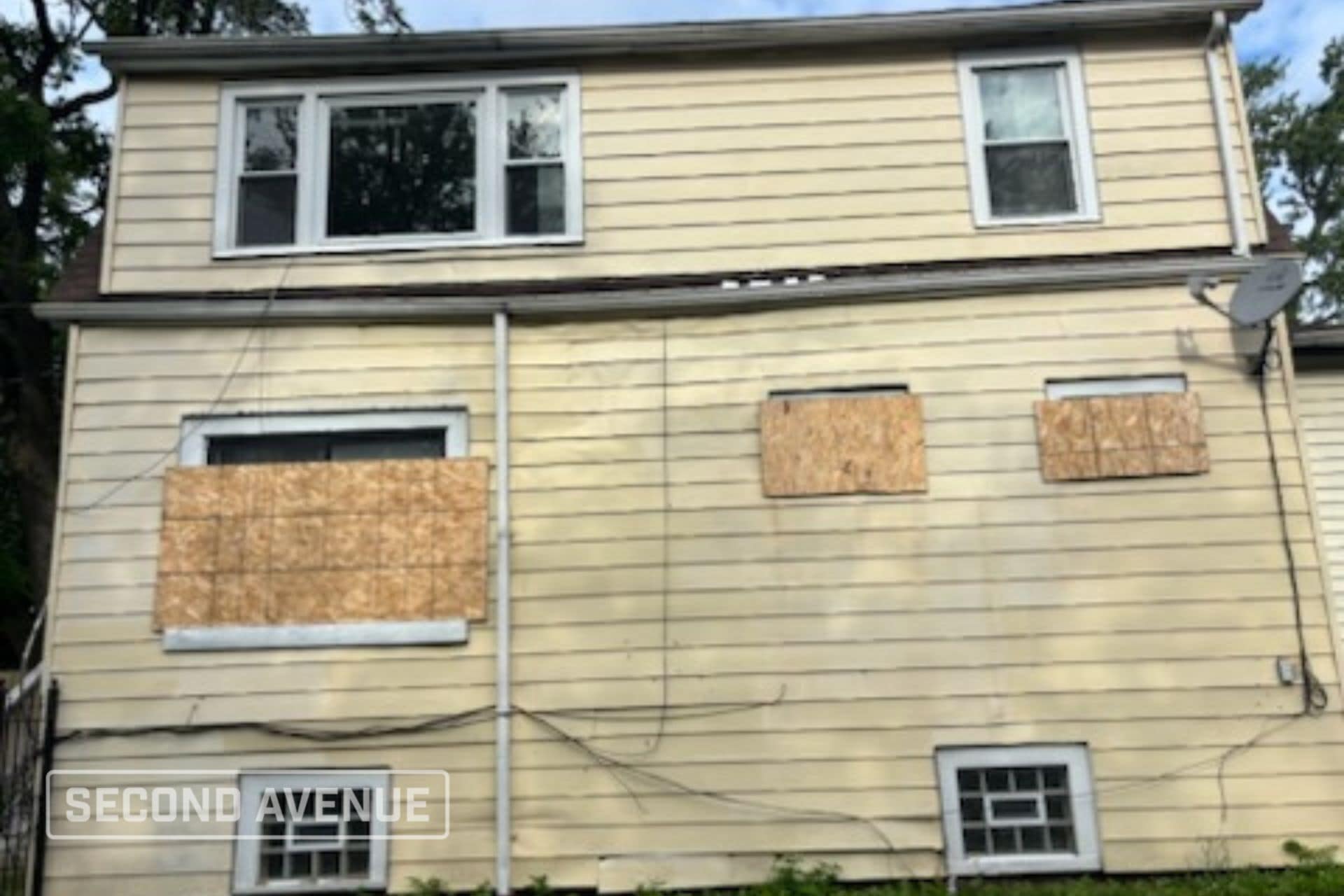 Building Photo - 1301 W 97th St