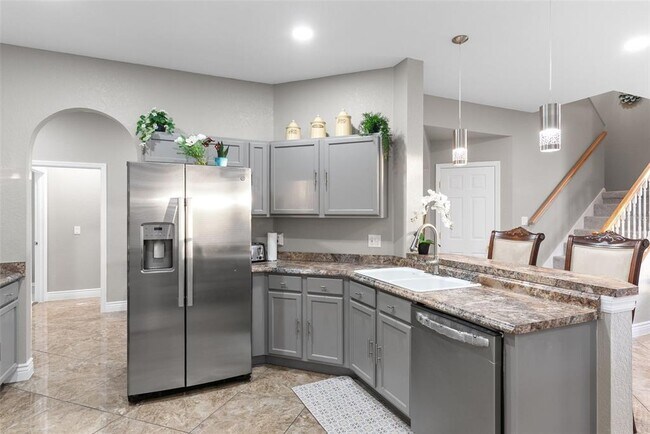 Building Photo - 215 Gleneagles Dr