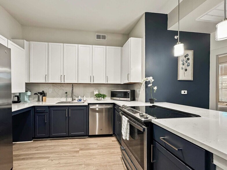 Building Photo - 2908 Indiana St