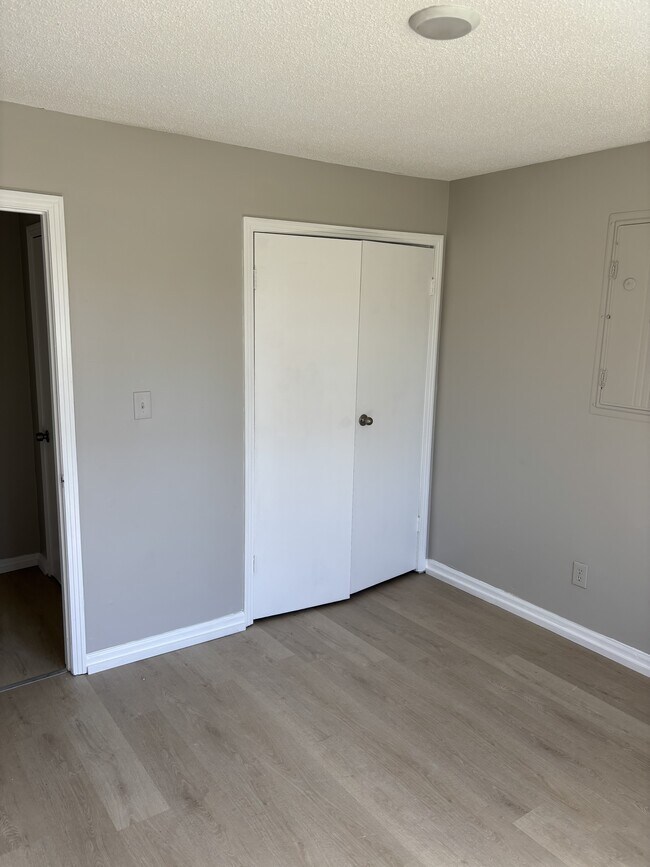 Building Photo - 488 Carlita St