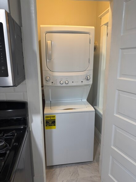 Laundry Room - 119 E Raspberry St