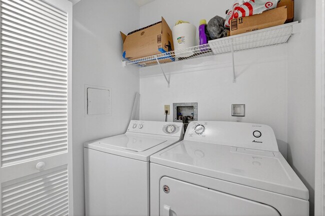 Building Photo - 3020 NE 32nd Ave