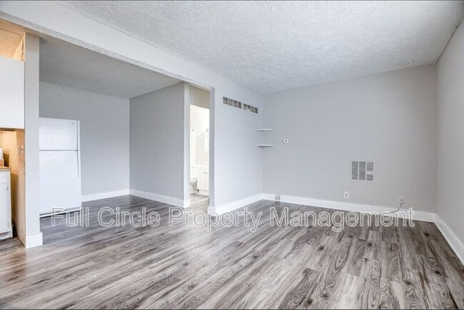 Building Photo - 1218 E St