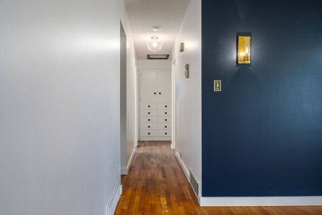 Building Photo - Charming 3-Bedroom Rancher Near Shadle Park