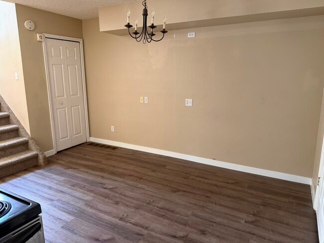 Building Photo - 964 S Pitkin Ct