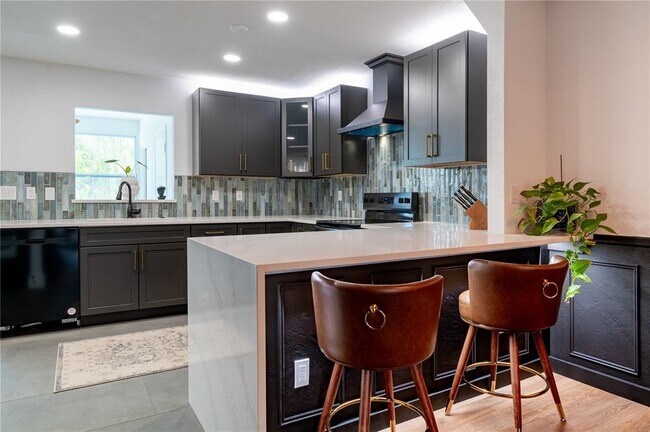 Building Photo - 1097 Eden Isle Blvd NE