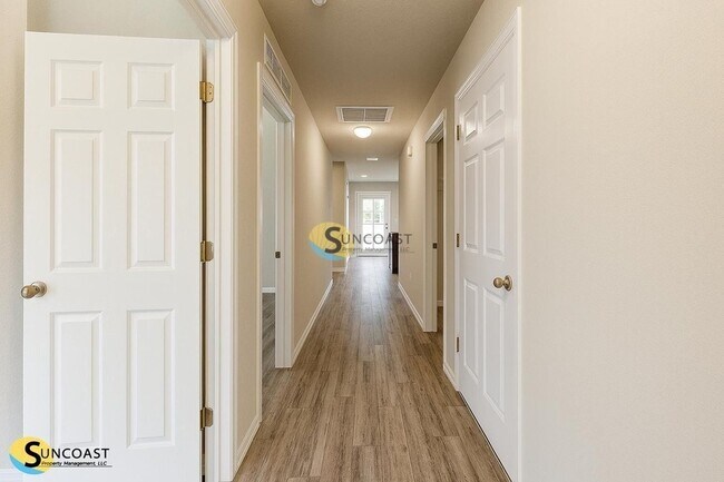 Building Photo - 1 Rosecroft Ln