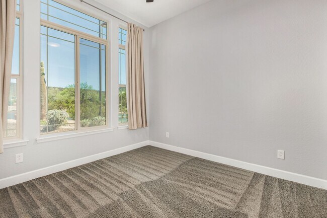 Building Photo - STUNNING HOME IN PEORIA