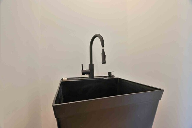 Building Photo - 2641 4th St NE