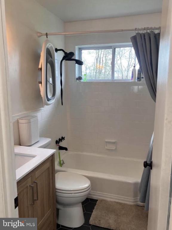 Building Photo - 6122 Rolling View Dr