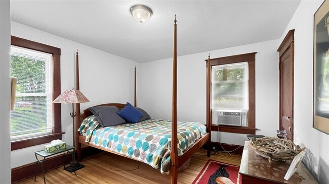 Building Photo - 70 Verplanck Ave
