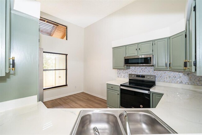 Building Photo - 1232 St Tropez Cir
