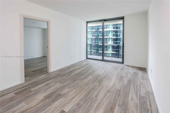 Building Photo - 801 S Miami Ave