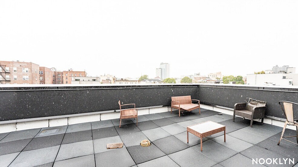 Building Photo - 19 E 31st St