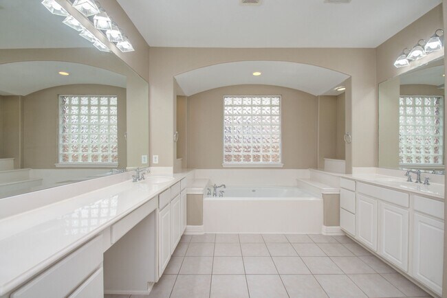 Building Photo - 6707 Gable Wing Ln