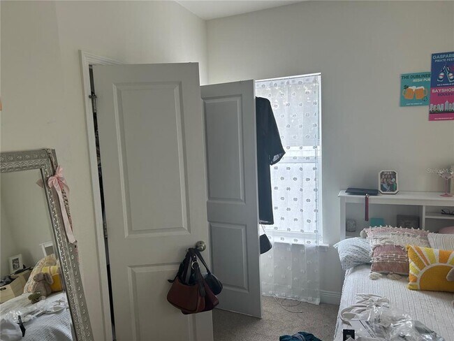 Building Photo - 2128 W Walnut St