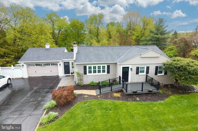 Building Photo - 70 Level Rd