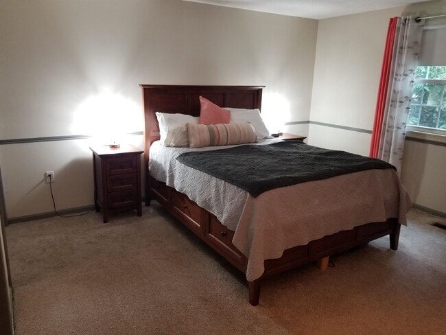 Building Photo - 15 Winding Pond Rd