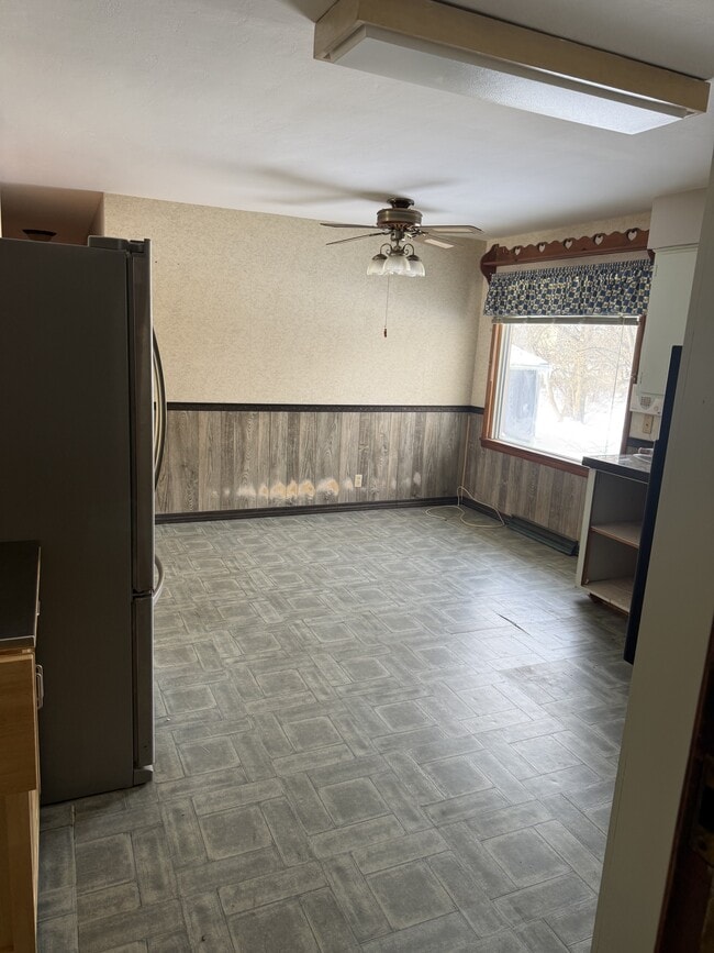 Building Photo - 2416 Oregon Ave