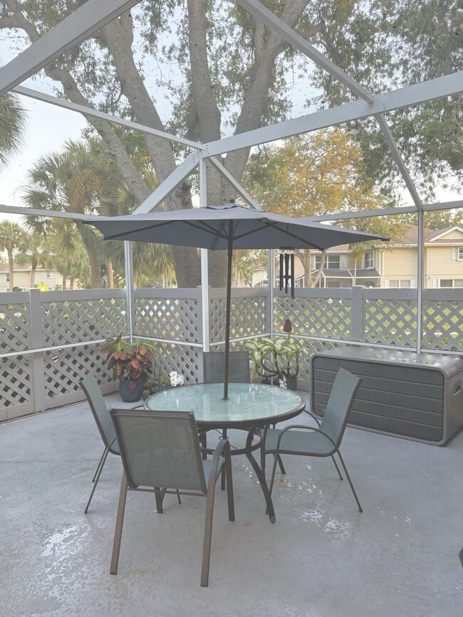 Building Photo - 8153 Chelsea Ct