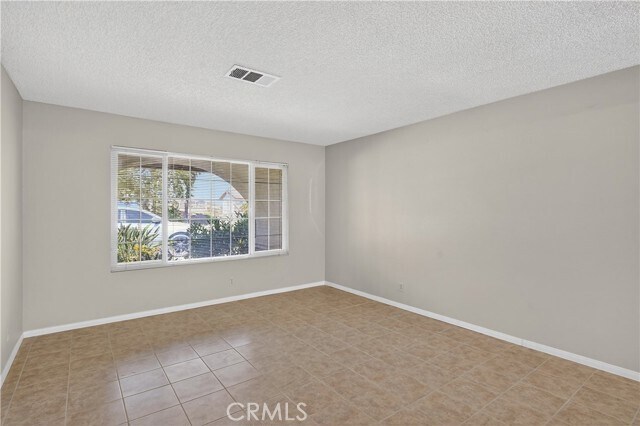 Building Photo - 10728 Valley Dr